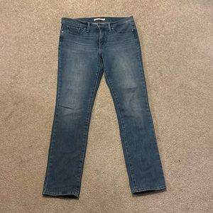 Levi’s 312 shaping slim straight leg size 31